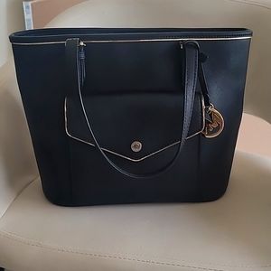 Micheal kors purse